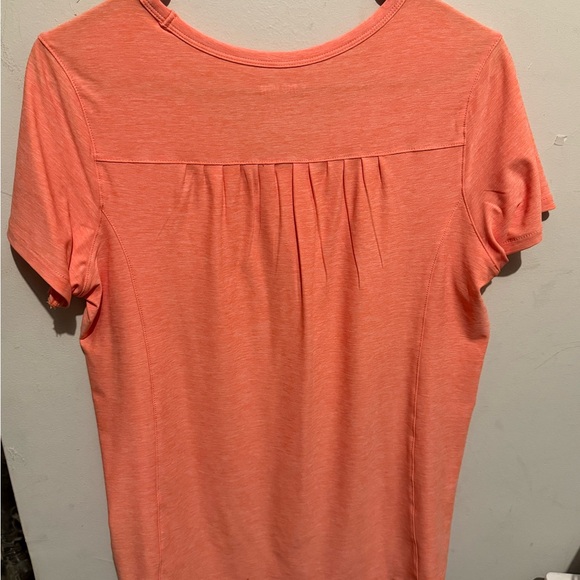 Duluth Trading Co Women's Orange V-Neck Armochillo Tee - Picture 3 of 3